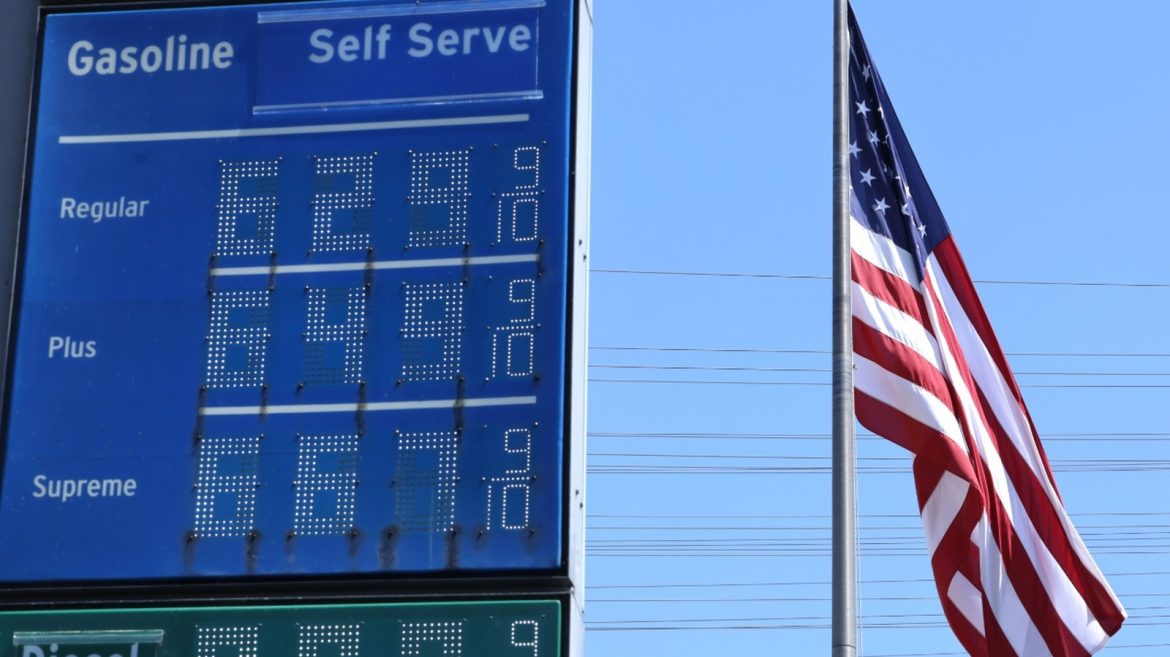 U.S. Gas Prices Rise Despite Domestic Oil Surplus Due to Import Reliance and Global Supply Chains